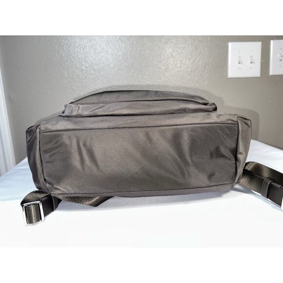 Tumi Voyageur Carson Backpack Taupe Leather Trim Laptop Travel Lightweight Bag - Picture 5 of 15